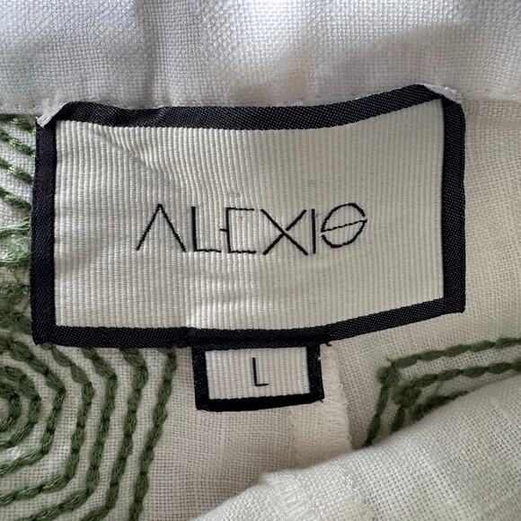 ALEXIS Acadia Shorts White and Green Embroidered Size Large - Picture 3 of 8